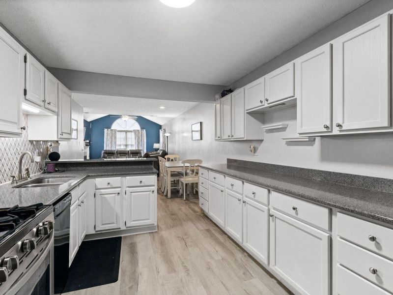 330 Bear Woods Drive, Powell, OH 43065 Photo 12