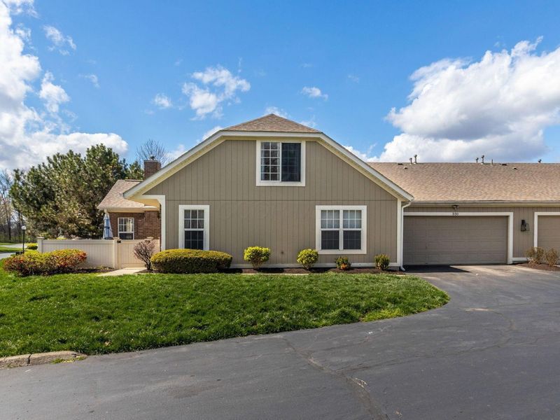 330 Bear Woods Drive, Powell, OH 43065 Photo 2