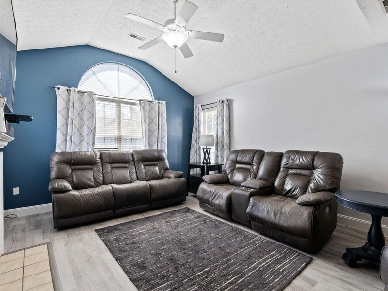 330 Bear Woods Drive, Powell, OH 43065 Photo 3