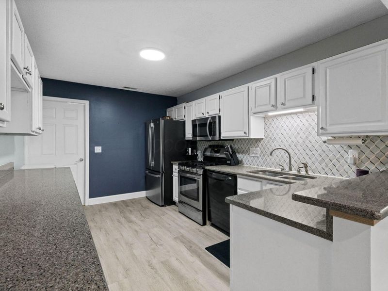 330 Bear Woods Drive, Powell, OH 43065 Photo 7