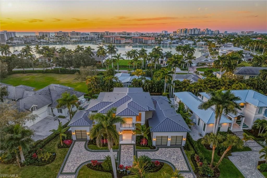 405 Putter Point Dr, Naples, FL 34103 Photo