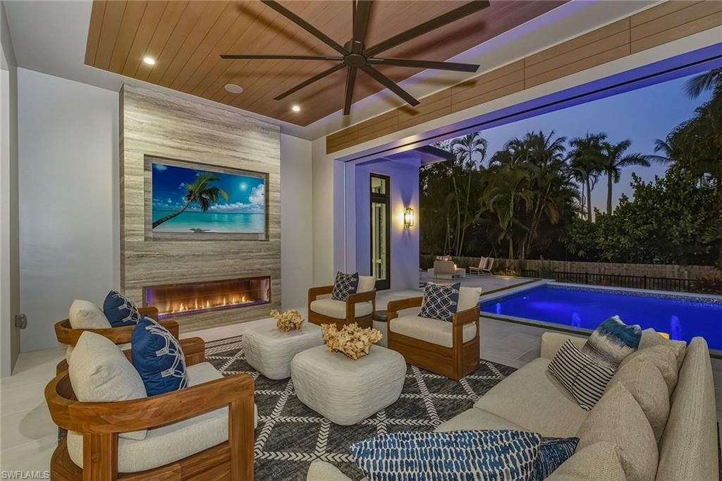 405 Putter Point Dr, Naples, FL 34103 Photo