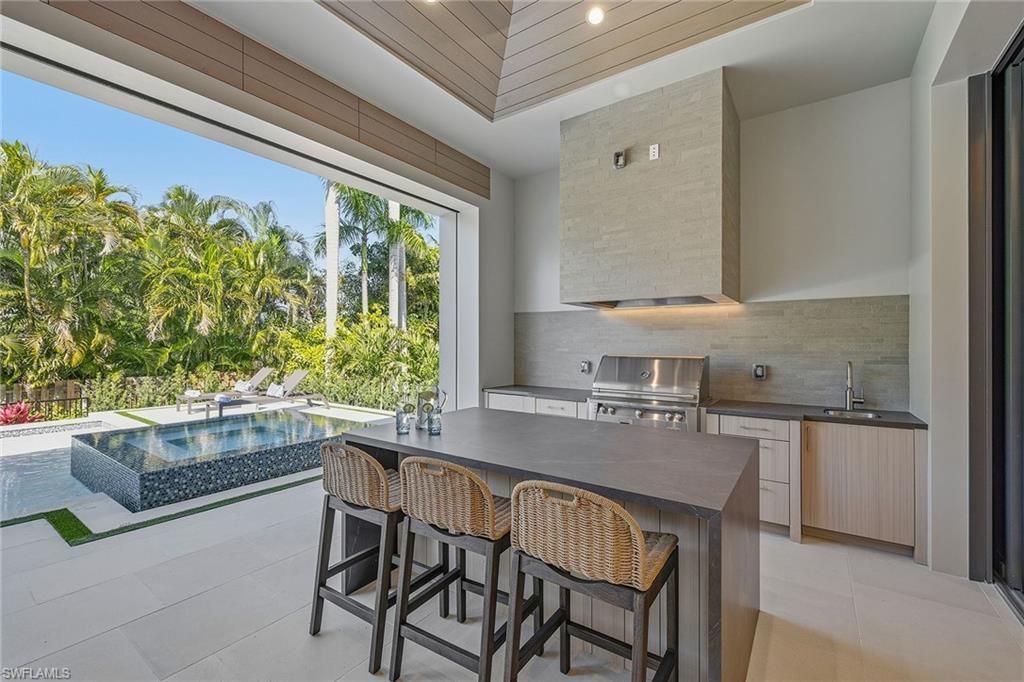 405 Putter Point Dr, Naples, FL 34103 Photo