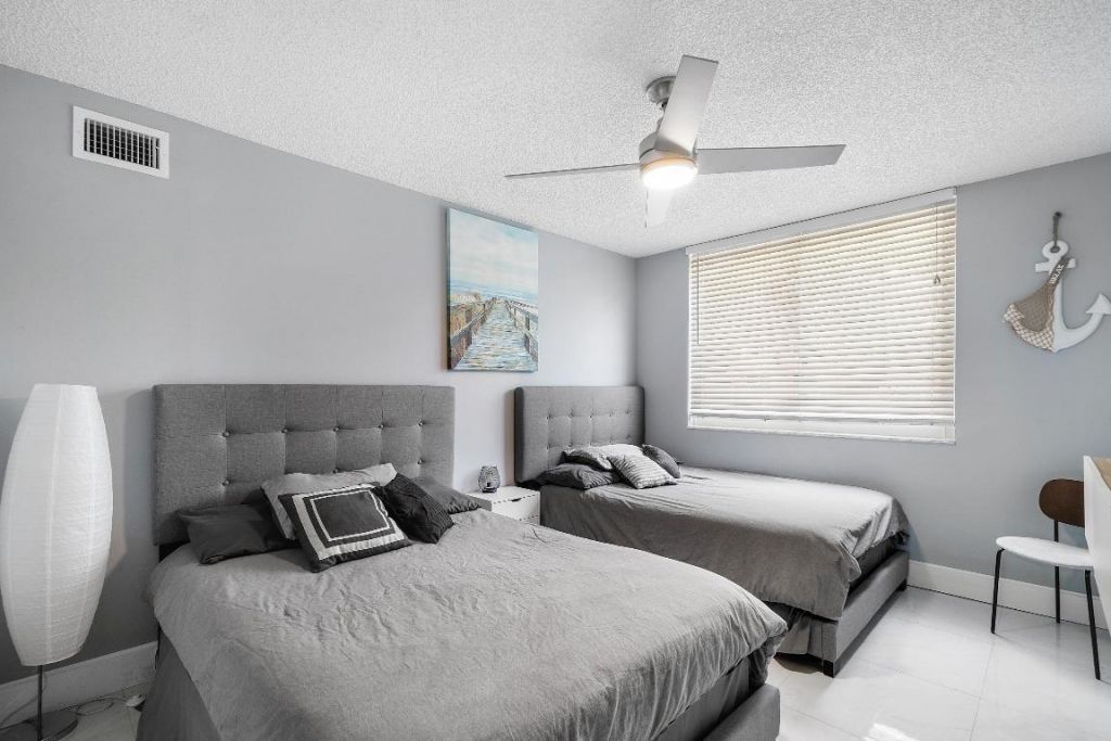 700 Scotia Drive, Unit 205, Hypoluxo, FL 33462 Photo