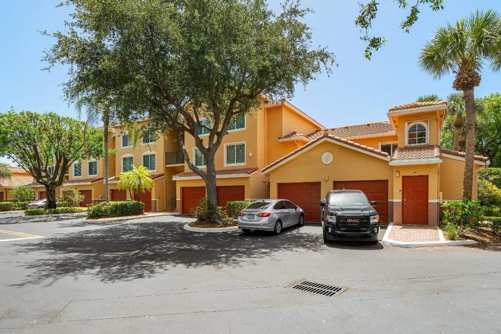 700 Scotia Drive, Unit 205, Hypoluxo, FL 33462 Photo