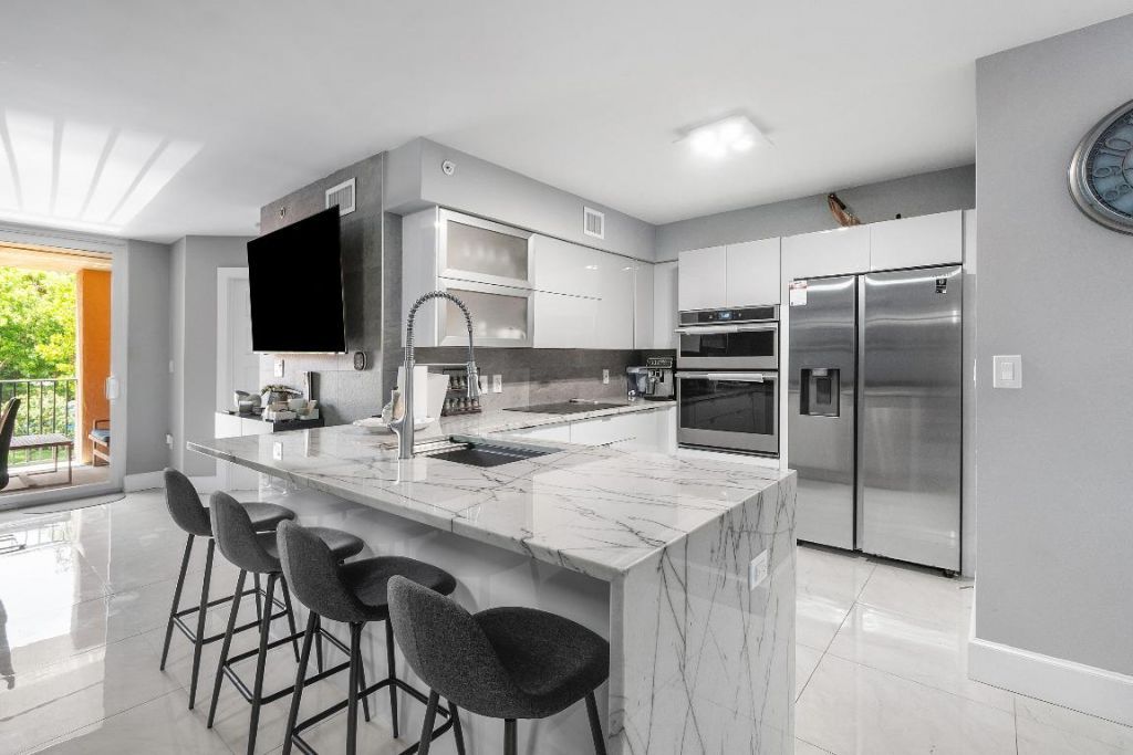 700 Scotia Drive, Unit 205, Hypoluxo, FL 33462 Photo