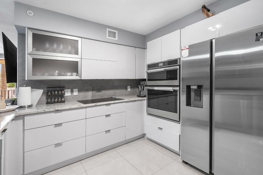 700 Scotia Drive, Unit 205, Hypoluxo, FL 33462 Photo