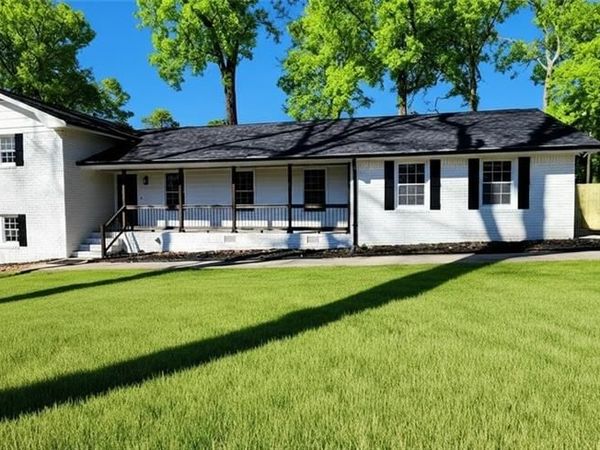 1390 White Oak Street SE, Conyers, GA 30013