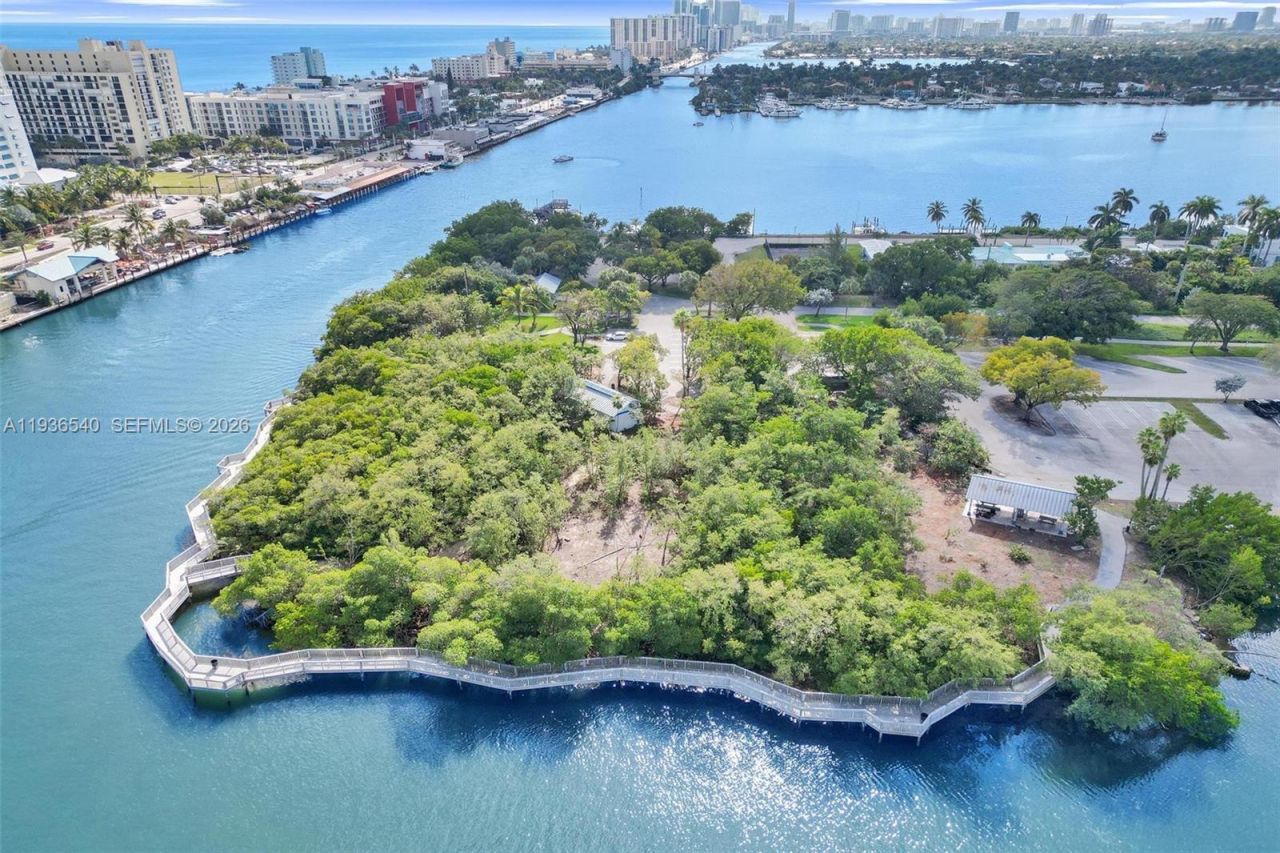 838 Johnson St, Hollywood, FL 33019 Photo