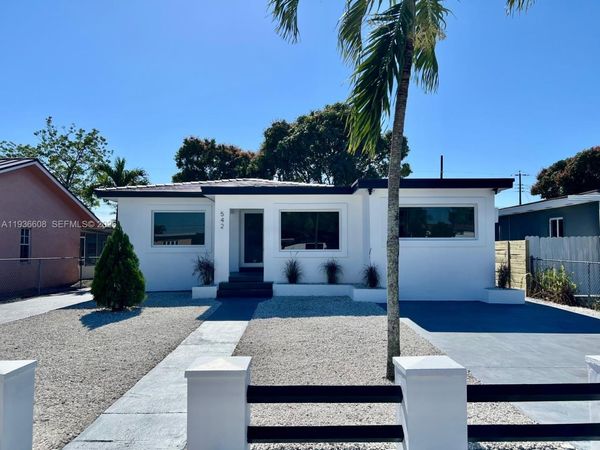 542 E 20th St, Hialeah, FL 33013