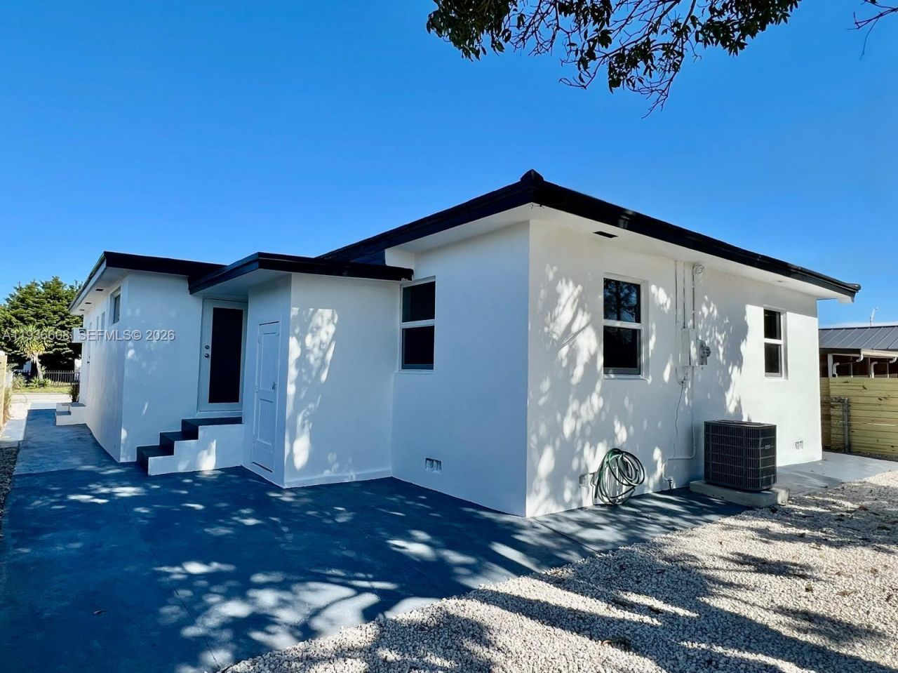 542 E 20th St, Hialeah, FL 33013 Photo