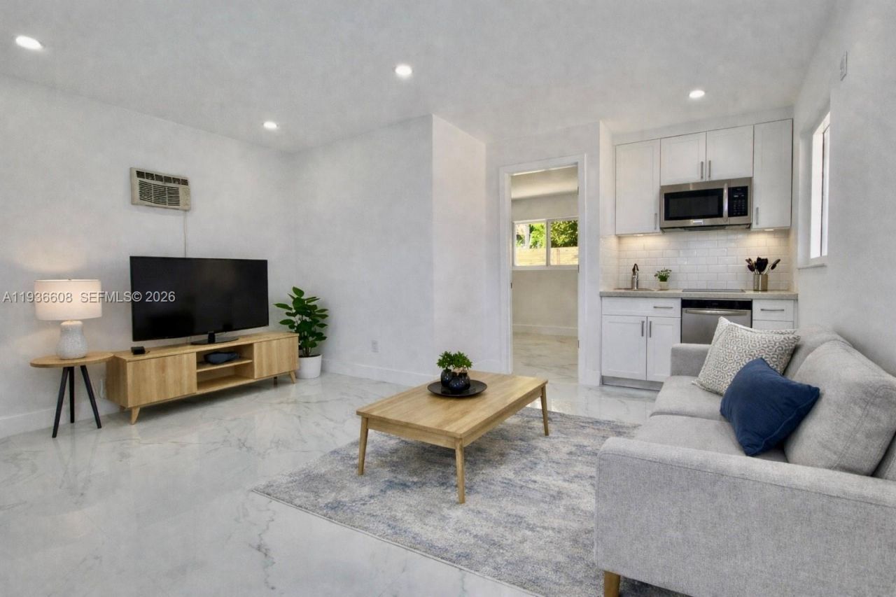 542 E 20th St, Hialeah, FL 33013 Photo