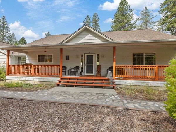 26809 N Perry Rd, Chattaroy, WA 99003