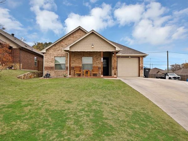 2511 Chester Avenue, Fort Worth, TX 76106