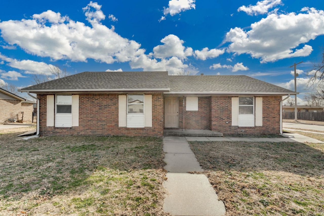 1501 E Berkeley St, Wichita, KS 67216 Main Photo