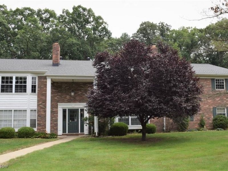 7030 Carriage Hill Drive, Unit 202, Brecksville, OH 44141 Photo 1