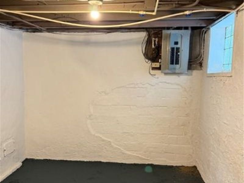 6913 Harvard Avenue, Cleveland, OH 44105 Photo 11