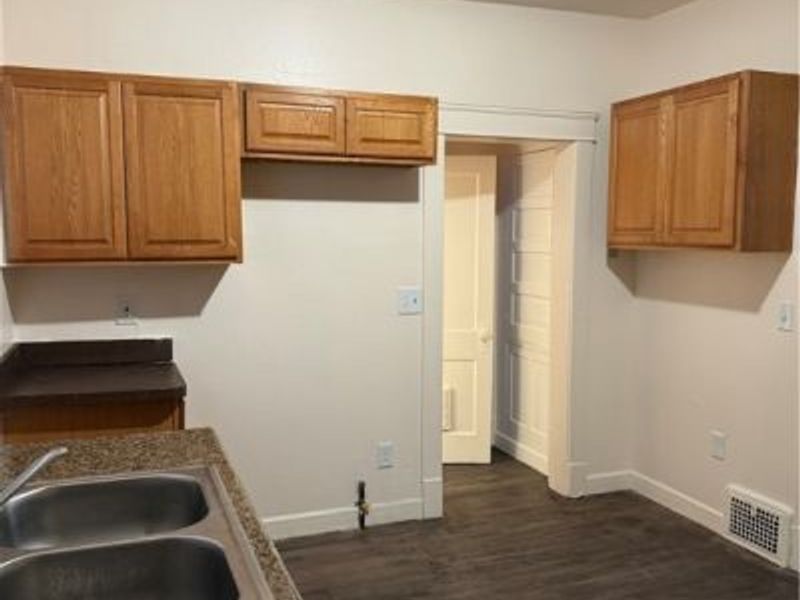 6913 Harvard Avenue, Cleveland, OH 44105 Photo 12