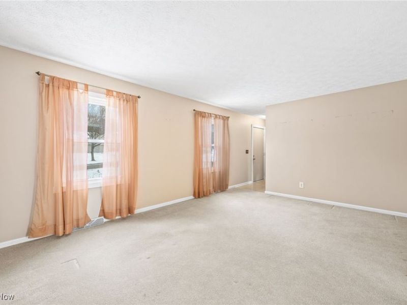 455 Barrenwood Drive, Wadsworth, OH 44281 Photo 5