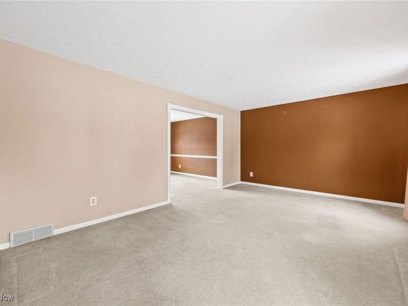 455 Barrenwood Drive, Wadsworth, OH 44281 Photo 6