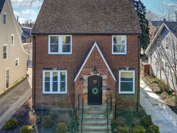 3558 Raymont Boulevard, Cleveland, OH 44118