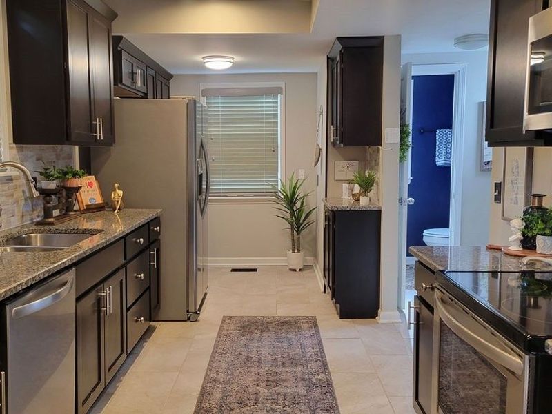 3558 Raymont Boulevard, Cleveland, OH 44118 Photo 14