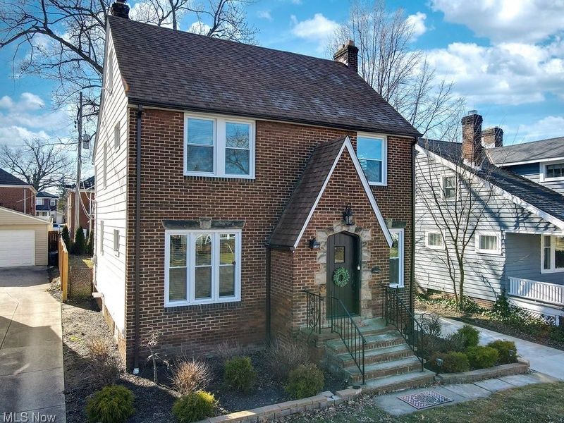 3558 Raymont Boulevard, Cleveland, OH 44118 Photo 2