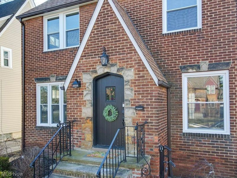 3558 Raymont Boulevard, Cleveland, OH 44118 Photo 4