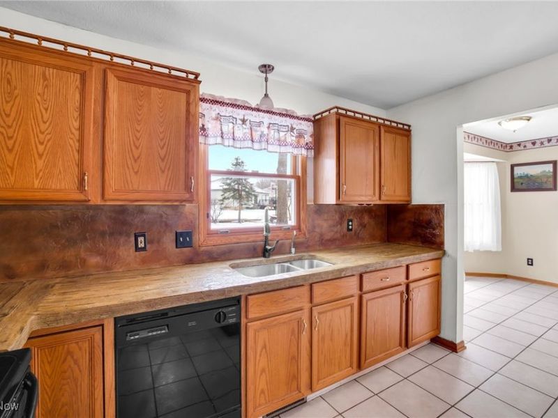 2307 Wittenburg Street, Louisville, OH 44641 Photo 16