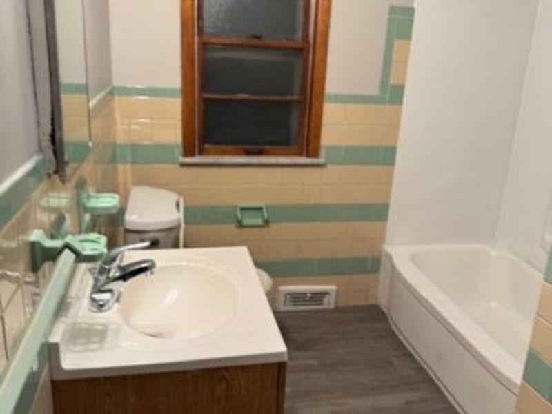 3718 Washington Boulevard, University Heights, OH 44118 Photo 5