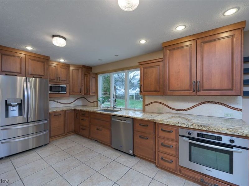 1426 Cherry Wood Circle, Wadsworth, OH 44281 Photo 13