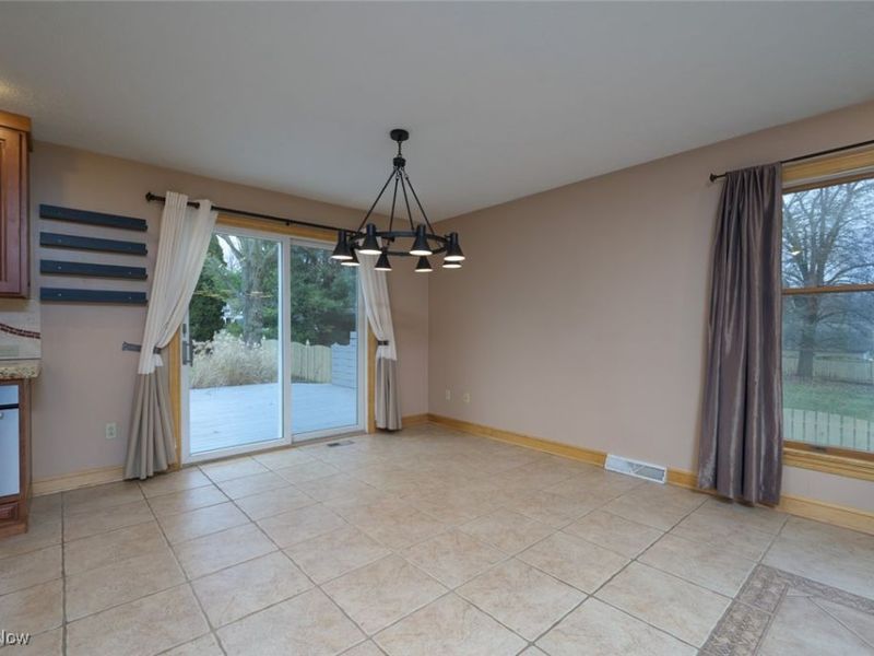 1426 Cherry Wood Circle, Wadsworth, OH 44281 Photo 16