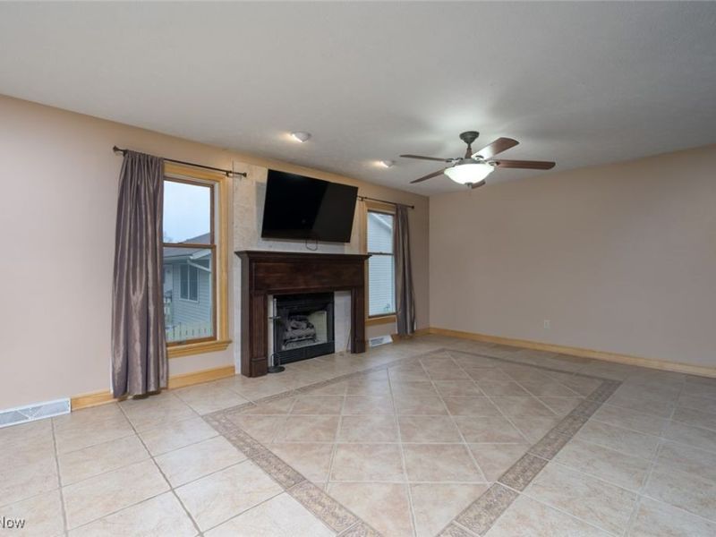 1426 Cherry Wood Circle, Wadsworth, OH 44281 Photo 18