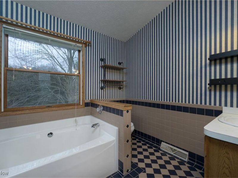 1426 Cherry Wood Circle, Wadsworth, OH 44281 Photo 26