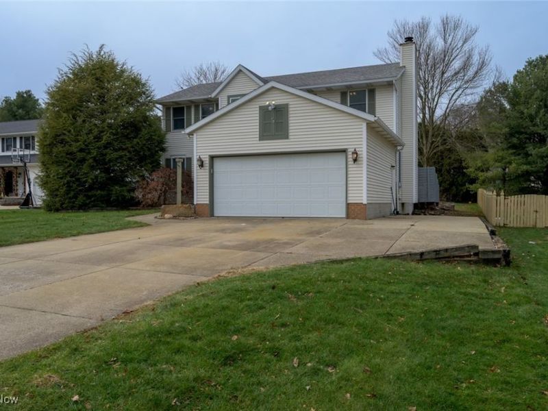 1426 Cherry Wood Circle, Wadsworth, OH 44281 Photo 4