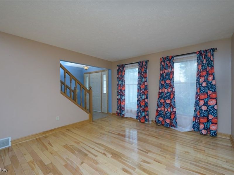 1426 Cherry Wood Circle, Wadsworth, OH 44281 Photo 9