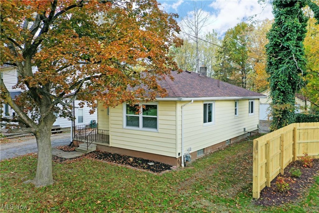 1524 Vernon Avenue Nw, Warren, OH 44483 Main Photo