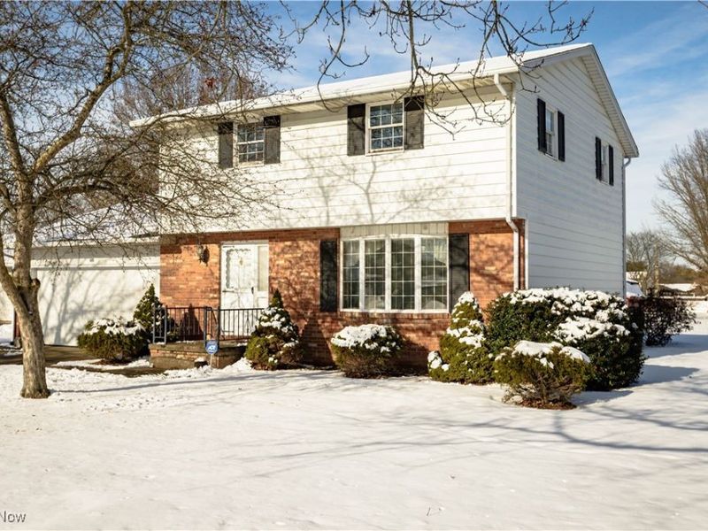 425 Providence Avenue SE, New Philadelphia, OH 44663 Photo 2