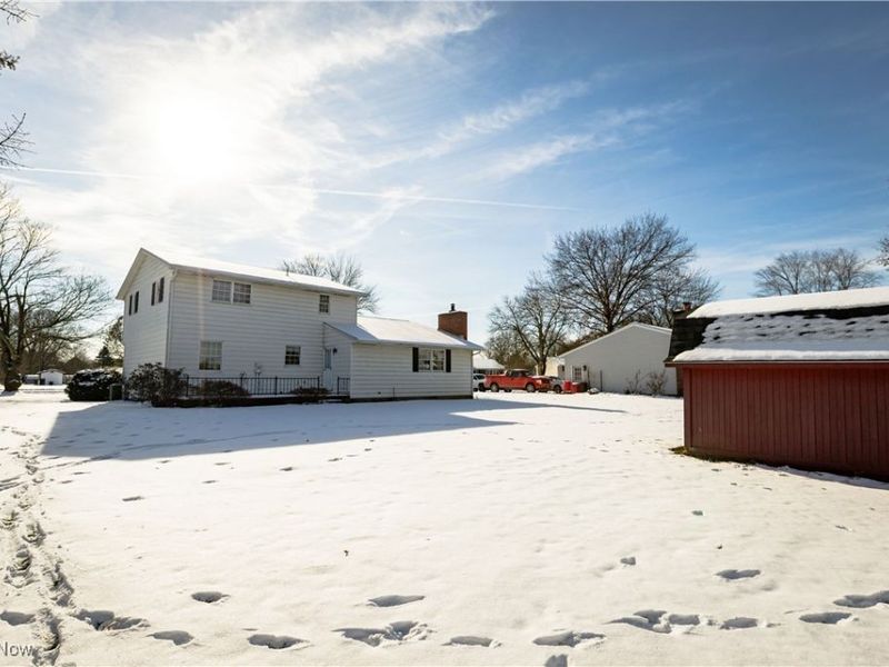 425 Providence Avenue SE, New Philadelphia, OH 44663 Photo 4