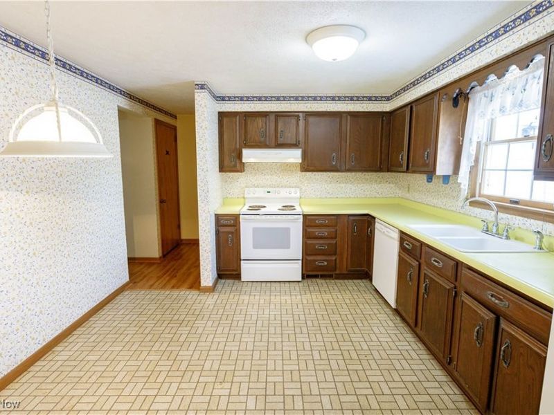 425 Providence Avenue SE, New Philadelphia, OH 44663 Photo 8