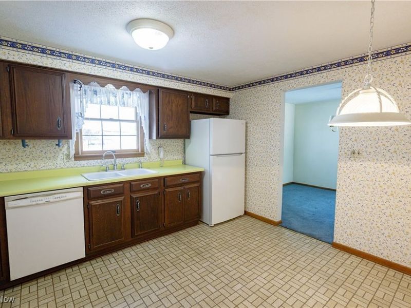 425 Providence Avenue SE, New Philadelphia, OH 44663 Photo 9