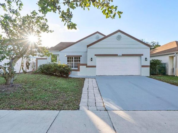 1410 SW 85th Avenue, Pembroke Pines, FL 33025