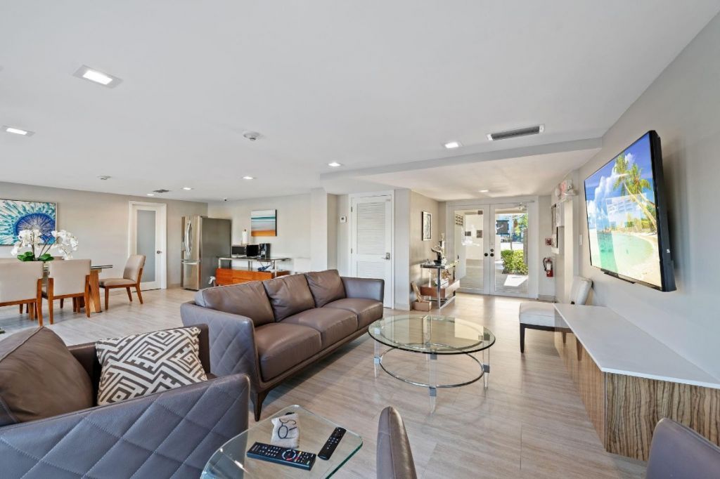 140 NE 28th Avenue, Unit 406, Pompano Beach, FL 33062 Photo