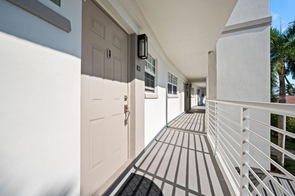 140 NE 28th Avenue, Unit 406, Pompano Beach, FL 33062 Photo