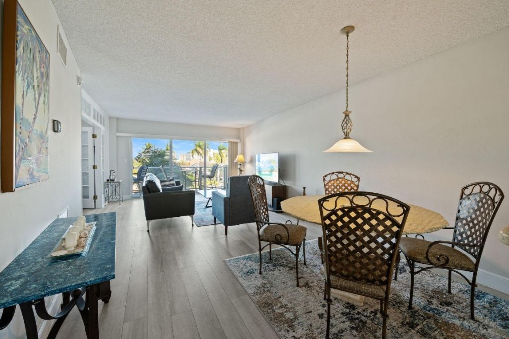 140 NE 28th Avenue, Unit 406, Pompano Beach, FL 33062 Photo