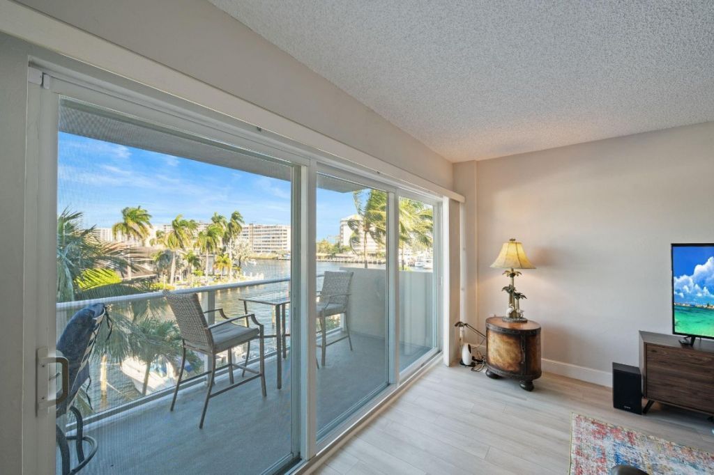 140 NE 28th Avenue, Unit 406, Pompano Beach, FL 33062 Photo