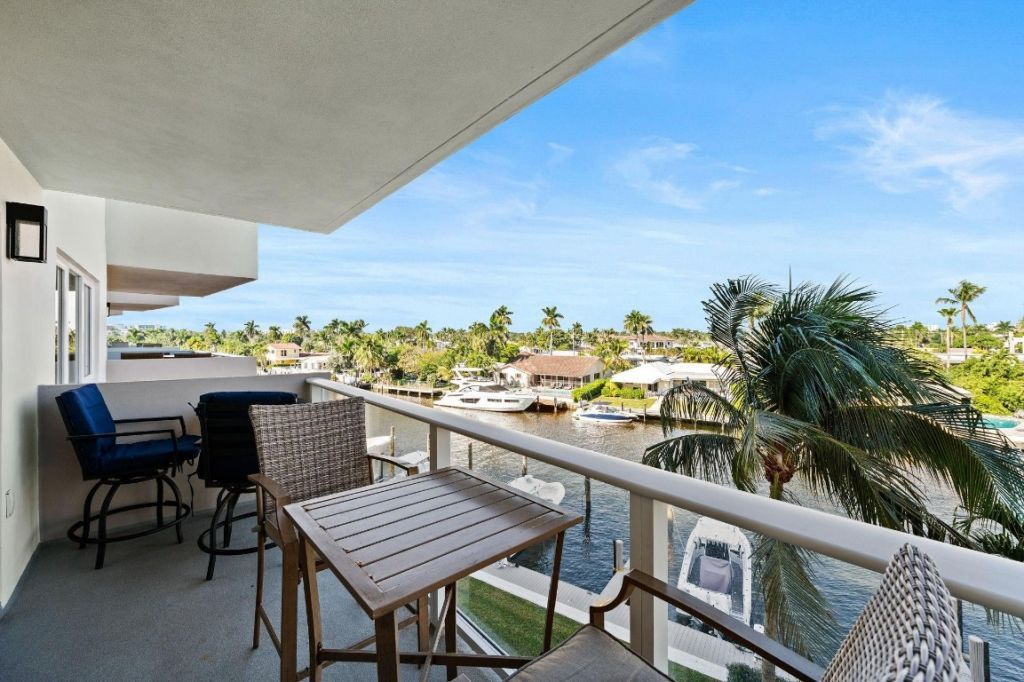 140 NE 28th Avenue, Unit 406, Pompano Beach, FL 33062 Photo