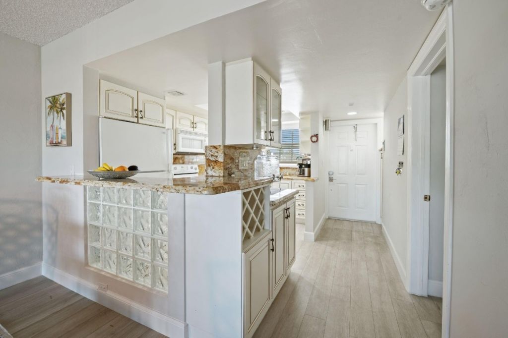 140 NE 28th Avenue, Unit 406, Pompano Beach, FL 33062 Photo