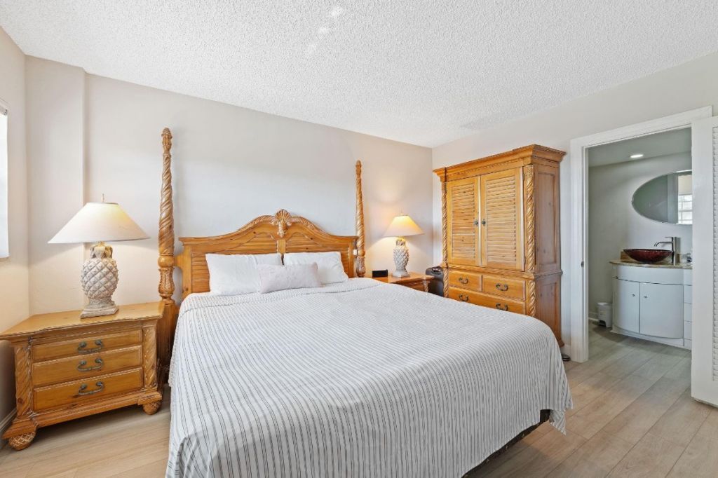 140 NE 28th Avenue, Unit 406, Pompano Beach, FL 33062 Photo