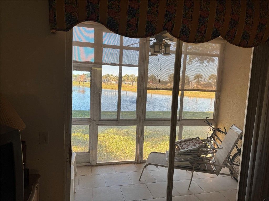 7755 Yardley Drive, Unit 104, Fort Lauderdale, FL 33321 Photo